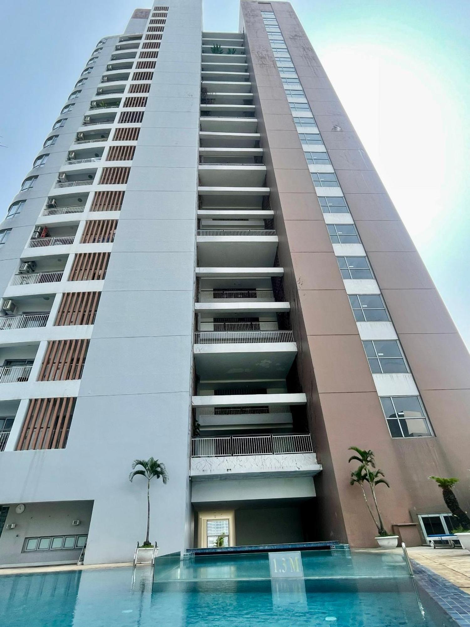 Căn hộ Luxury Center Riverside *